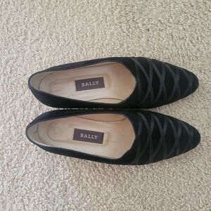 Vintage 90s Bally Women's Black Pointed Loafers